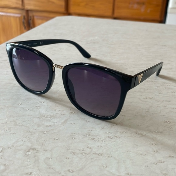 Original guess sunglasses - Picture 1 of 6